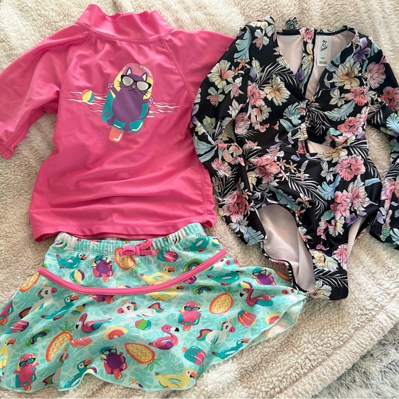 Girls Swimsuits Sz 6 - Rash Guard and Floral Swimsuit Set - Picture 1 of 3